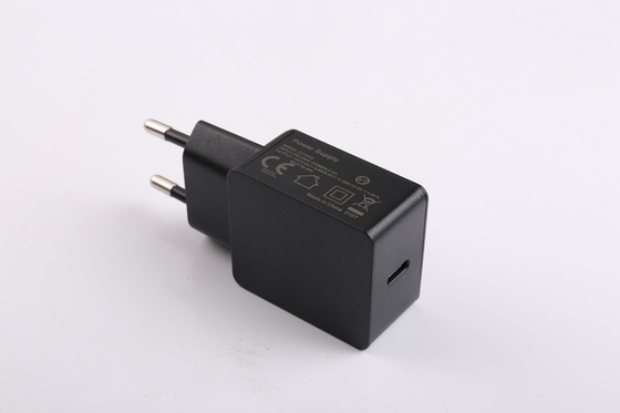 Seyahat USB Güç Adaptörü 20W PD AU AB ABD İngiltere Fişleri 5V 3A 9V 2.22A 12V 1.67A